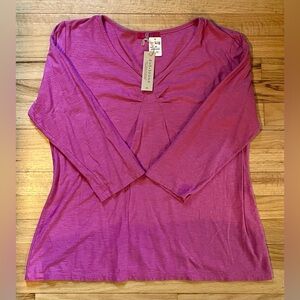 NWT Cut Loose Magenta 3/4 Sleeve Tuck Top